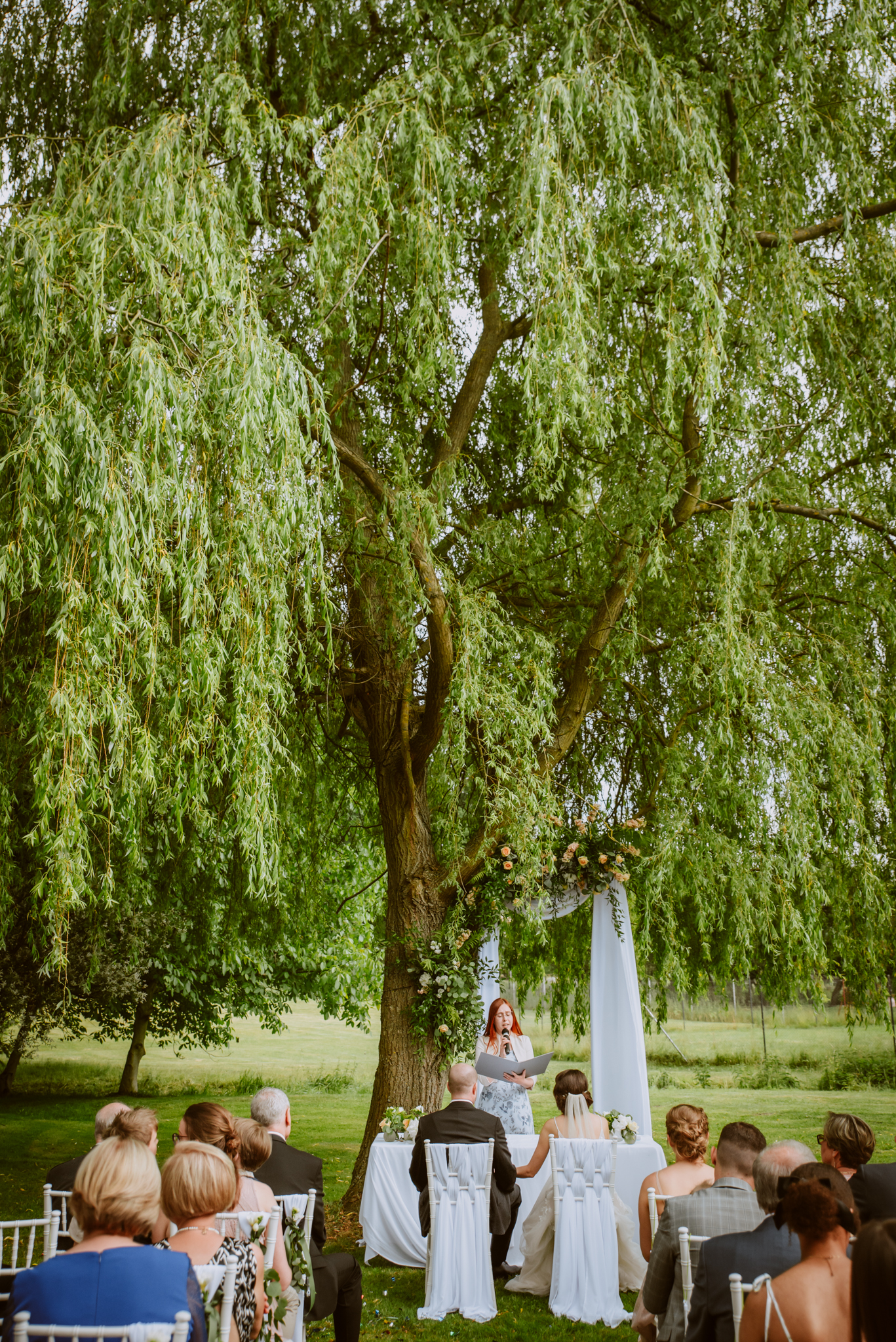 ślub plenerowy pod drzewem